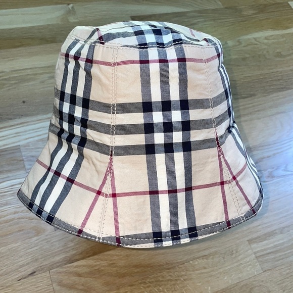 nova check bucket hat